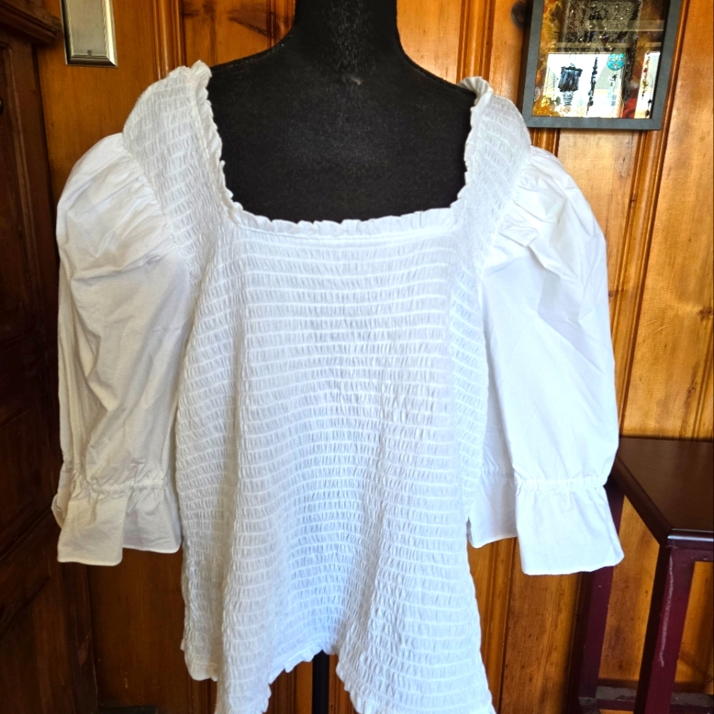 NWT INC. White summer top
